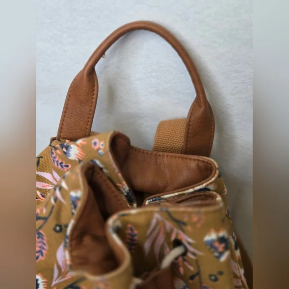 Universal Thread Canvas Floral print drawstring bucket style bag backpack - Picture 3 of 11